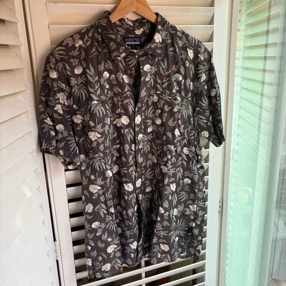 Patagonia Organic Cotton Leaf Print Button-Up Shirt